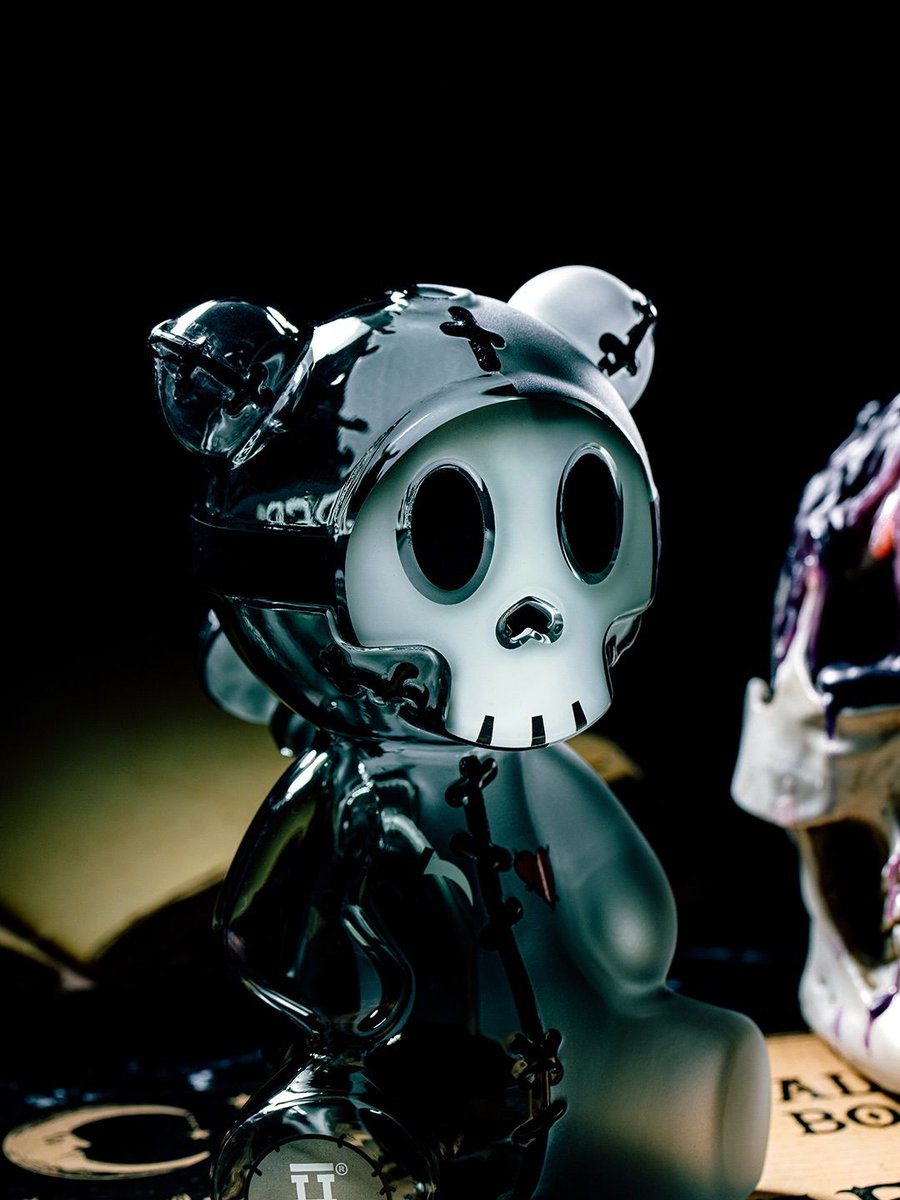 hemperco's tweet photo. SCARE BEAR XL is a Halloween sesh must-have 🎃🐻💨 https://t.co/bhqF4qZwTh