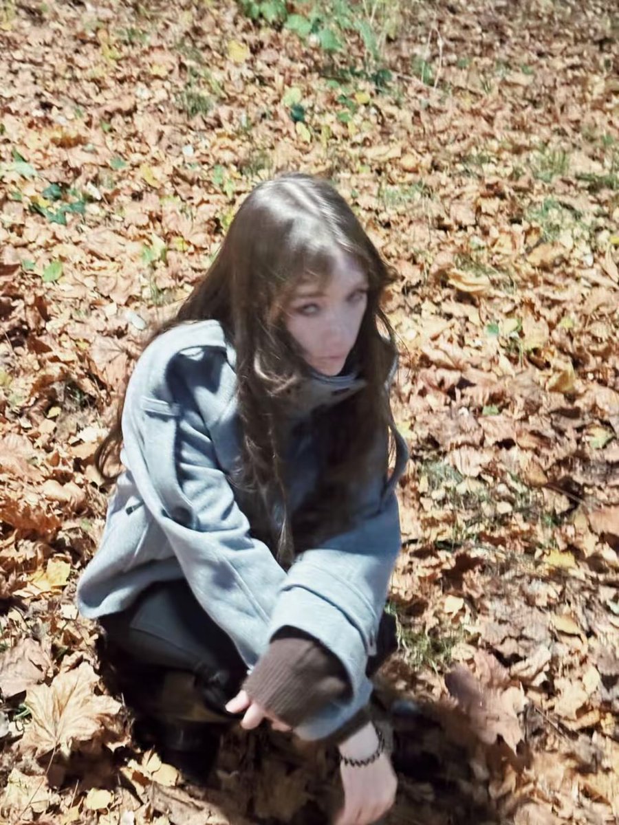 vasilevvaiv's tweet photo. autumn vibes^^ https://t.co/bAqTvAk9ci