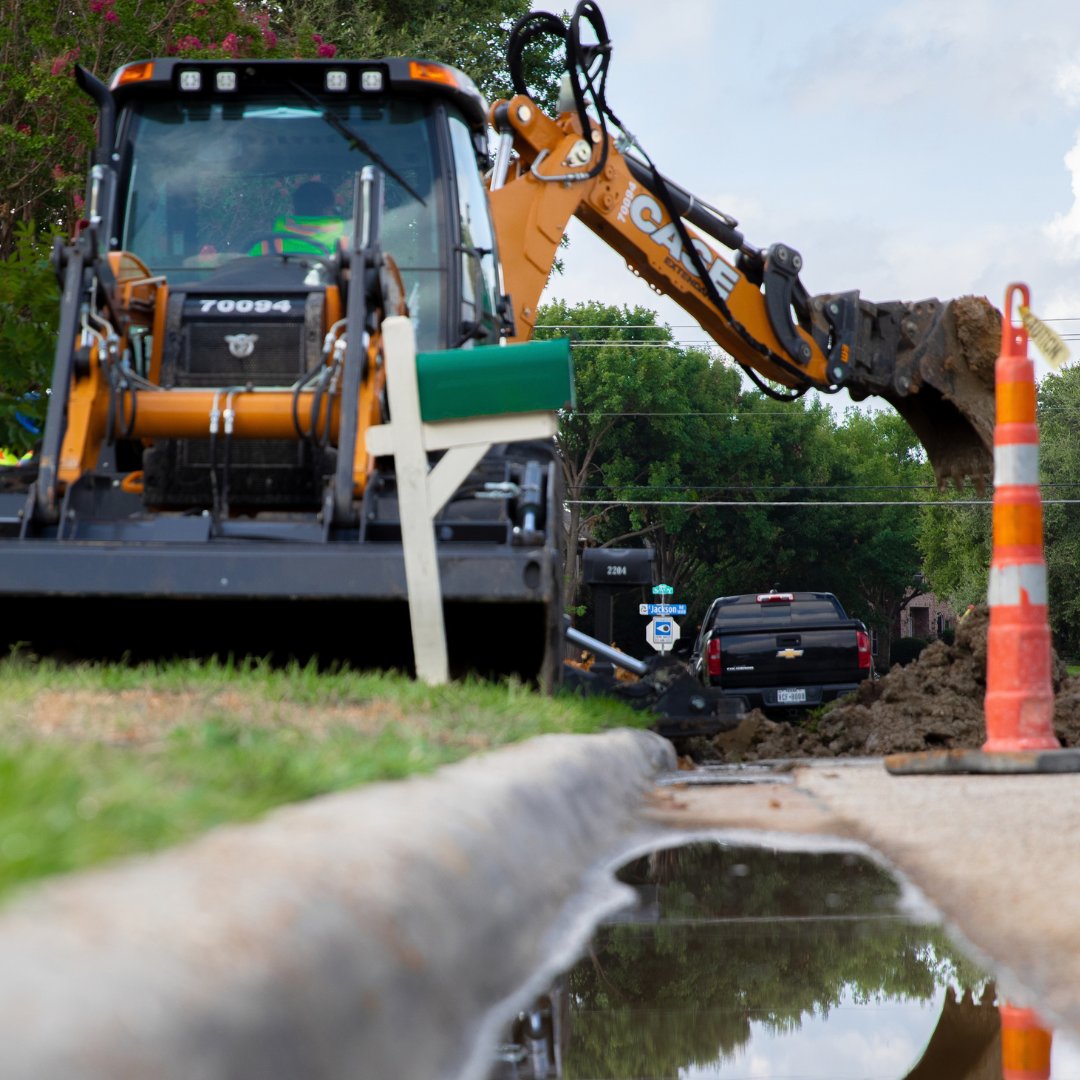 CarrolltonTX's tweet photo. Join the City of Carrollton’s new Public Works Stormwater Division and help maintain streets, pipes, and drainage systems that keep the community running, rain or shine.
Positions start at $18.98/hour, with opportunities for a range of experience levels plus City benefits and 2:1 retirement matching. https://t.co/CO5AQoba0v