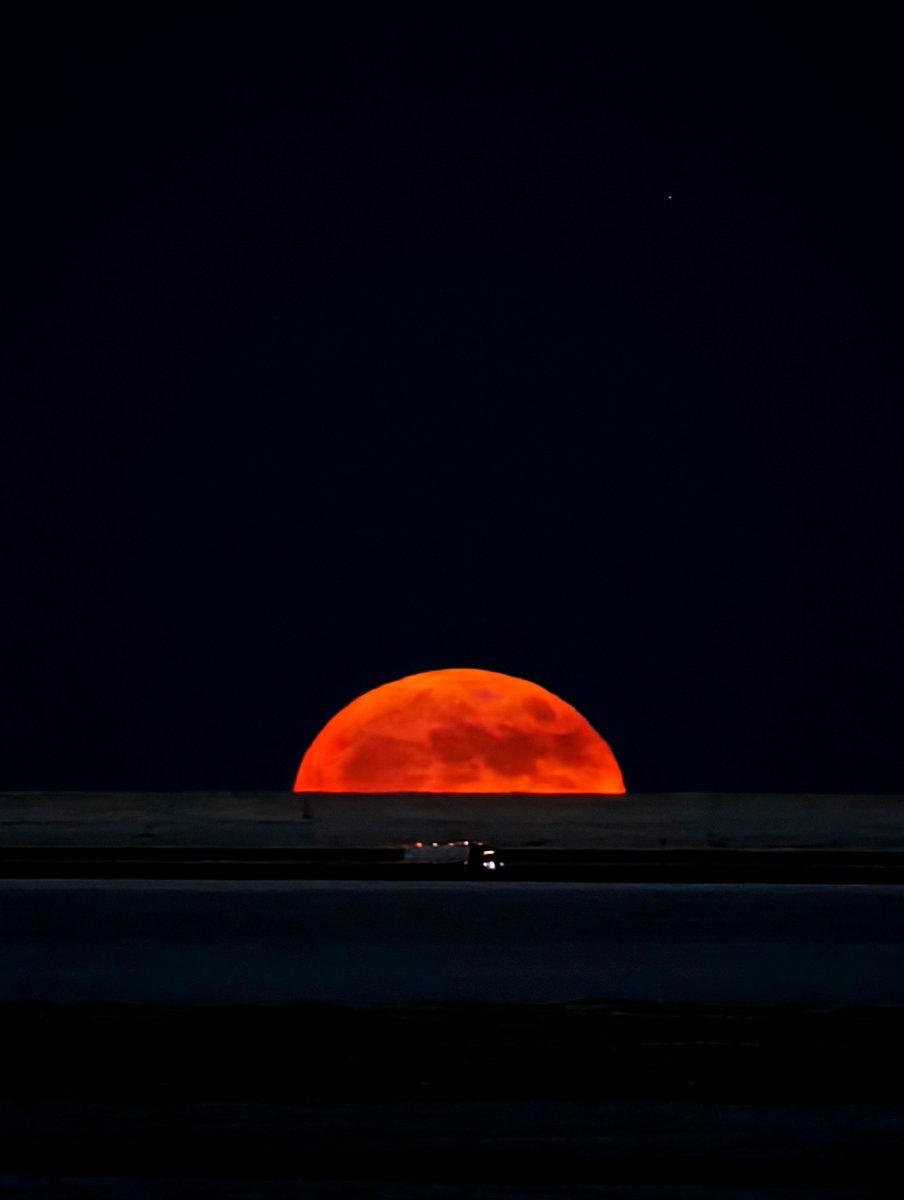 openshutter21's tweet photo. Sadly I didn't have time to partake in the full moonathon this month so ill share a throwback to July when I wanted to get a truck lined up with the moon taken from the Bonneville Salt Flats with my phone. https://t.co/WNS69YmkbL