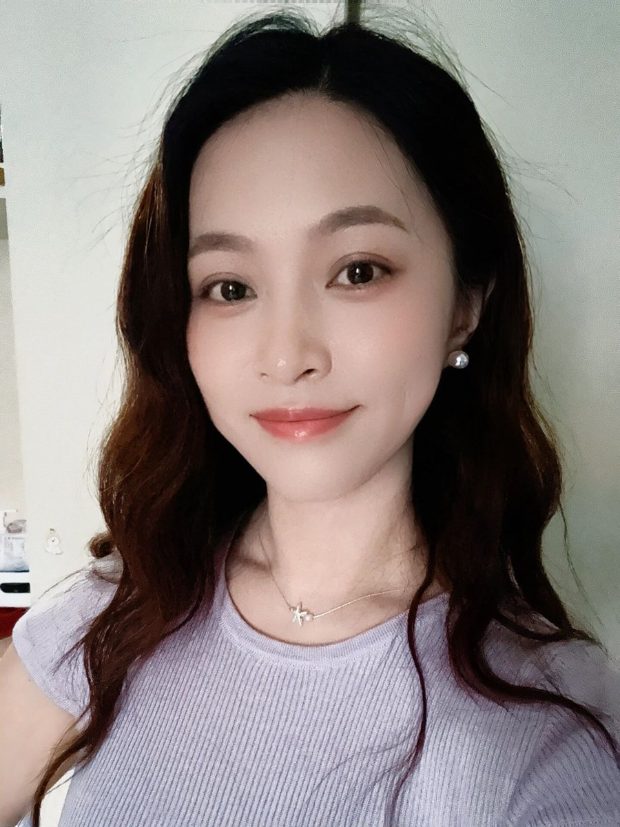 hemilenabreu's tweet photo. 如果交了男朋友
我應該會是那種都準備回家了
還拉著他的手不放的人🤭

「再走一下嘛」
「不然吃個宵夜再回去？」

其實也沒那麼餓
就是還不想跟你分開

有人要報名嗎？😳
我是認真想談到結婚的喔🌷#追蹤分享留言讓我看到你 https://t.co/25Mv31hGSz