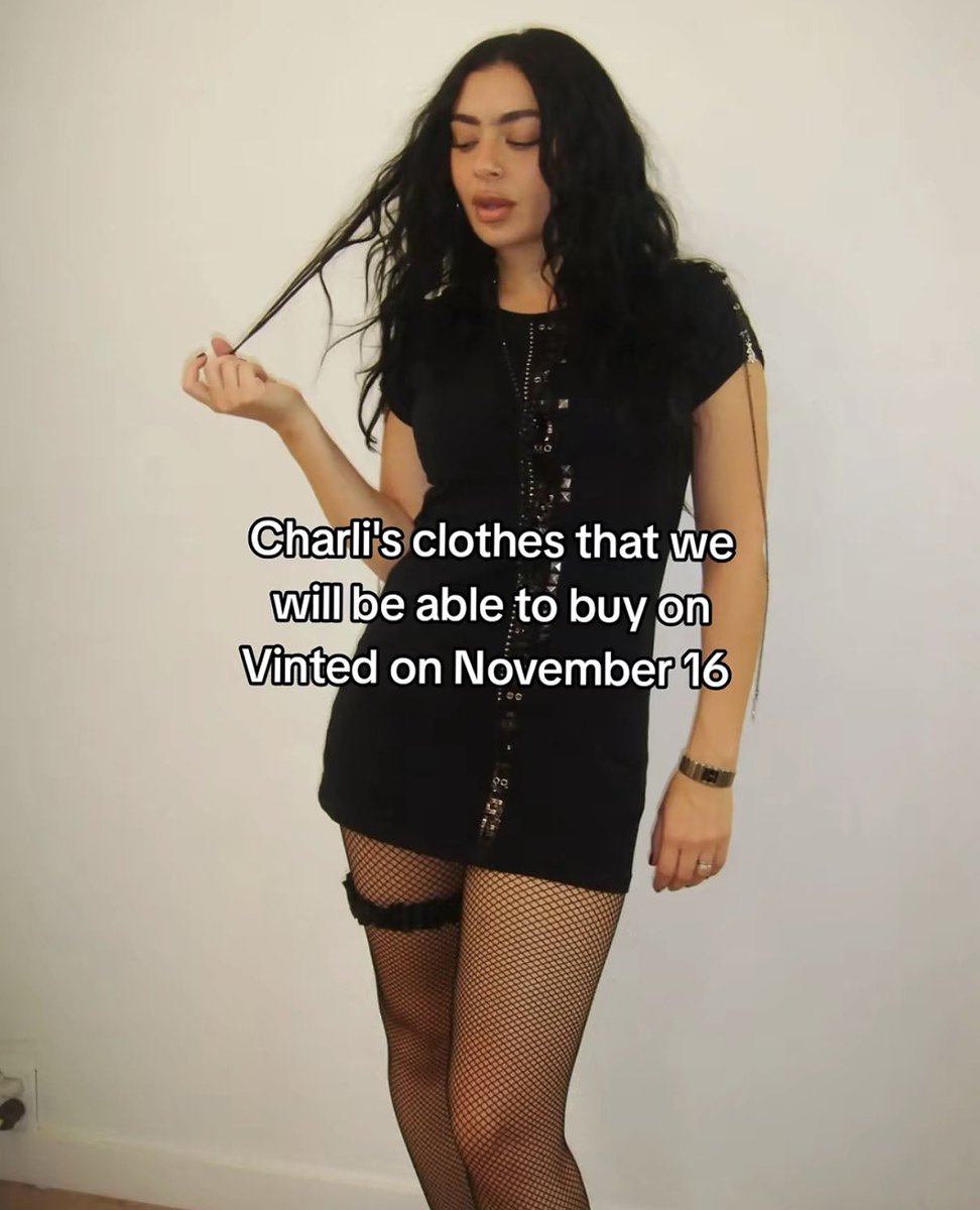 douknowhow2bend's tweet photo. this catalog is genuinely INSANE i hope it goes to angels and not a fuck ton of bots 🥴🥴🥴 https://t.co/fHXuN2Jx6J
