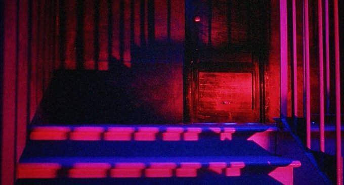 Gibboanxious's tweet photo. Inferno (1980) 

dir. Dario Argento https://t.co/52T9OSKZNb