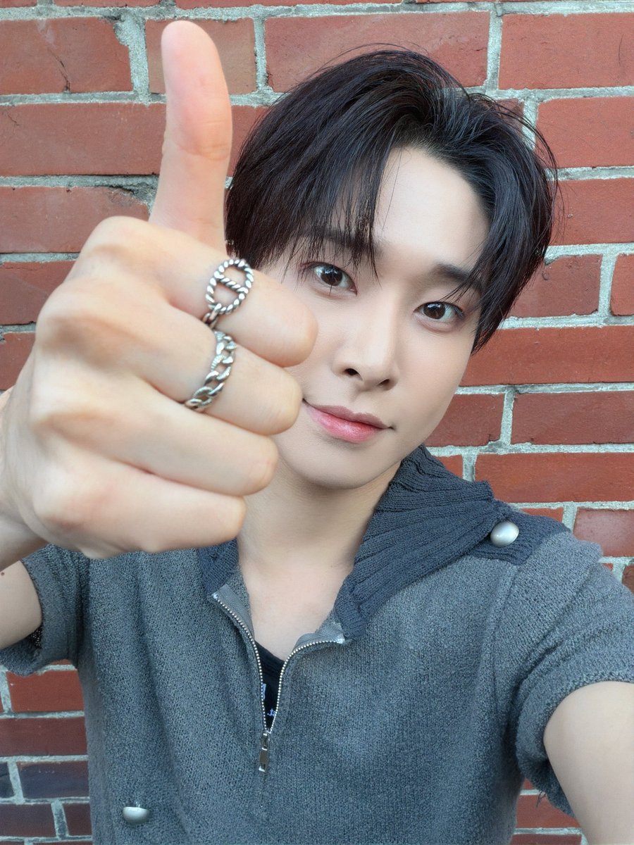 TRENDZ_OFFCL's tweet photo. [#리온] 마지막 콘서트까지 끝🇩🇪!! 정말 행복한 추억 많이 만들고 갑니다잉~

#FROM_TRENDZ #TO_FRIENDZ #TRENDZ #트렌드지 https://t.co/zQwSxR55w3