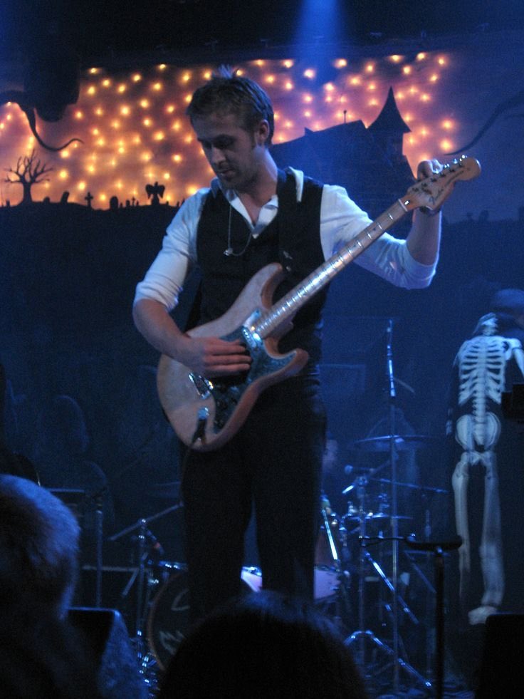 strawbebbiepie's tweet photo. dead man’s bones ryan… save me dead man’s bones ryan… https://t.co/hvNaP2EyAq