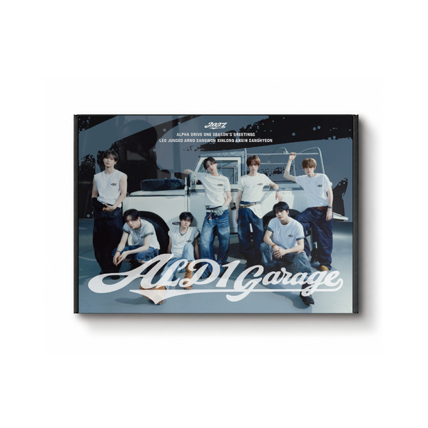 Ktown4u_JAPAN's tweet photo. ALPHA DRIVE ONE 2027 SEASON’S GREETINGS 予約受付中🚗✨
T-SHIRT VER.をご購入で、Ktown4u限定未公開セルフィーフォトカード7枚セットをプレゼント！
10,000円以上のご購入で国際送料が無料