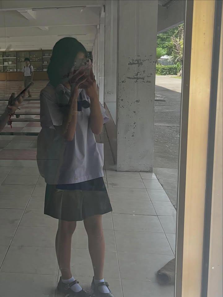 Aaabb22a's tweet photo. เปิดเทอมแล้ว https://t.co/grlEGSDUdp