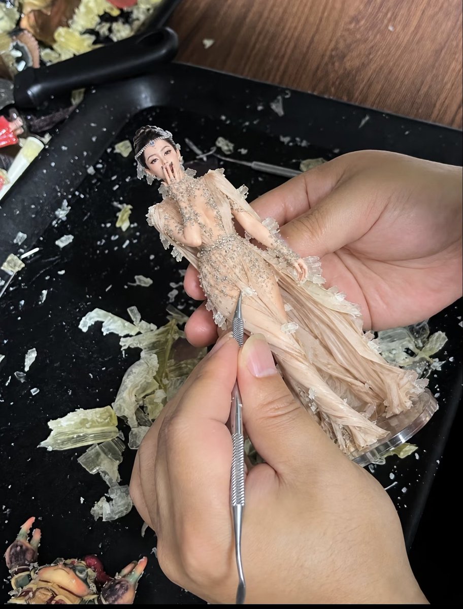 wenZ645469's tweet photo. #Dilraba ＃迪丽热巴 #DilrabaxVogueGala #VOGUEForcesofFashion2026
手搓热巴模型，太厉害了，点赞 https://t.co/BHEuh9JriH