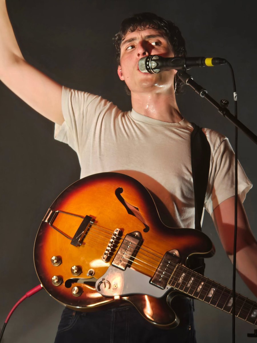 FinnWolfhardSP's tweet photo. 📸 | Nuevas fotos de Finn en su concierto en el Hawthorne Theatre de Portland!

vía trinatee.grace en Instagram https://t.co/n0WXicFi3w