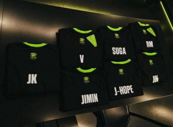 pupinh98's tweet photo. a loud fez camisetas personalizadas pros meninos e ficaram lindaaaaas https://t.co/RFN17eyduI