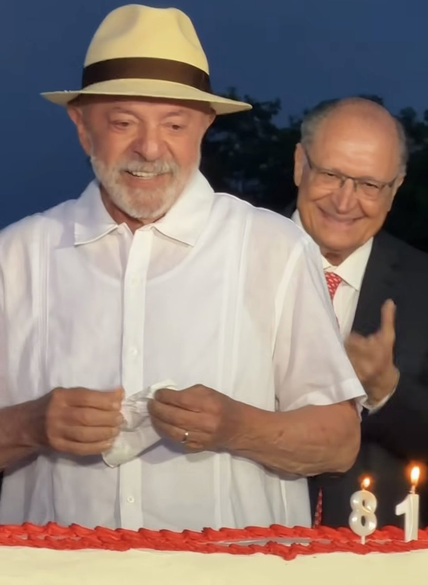 carismanatural's tweet photo. @_VIOVd pô é um dos meus preferidos. lula ❤️⭐️🫡ele é muito querido https://t.co/onEjtCZAsw