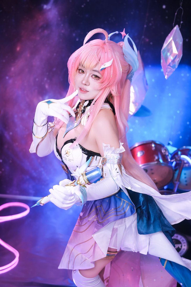 Shrimpy_Whale's tweet photo. Journey well ~ *boop 
It’s been so long since my last cosplay photoshoot 🥹💗 Had lots of fun with this one, and I’m happy to finally share the photos with you all! 

#aemeath #cosplay #WutheringWaves #WuWa https://t.co/Twya9shtQJ