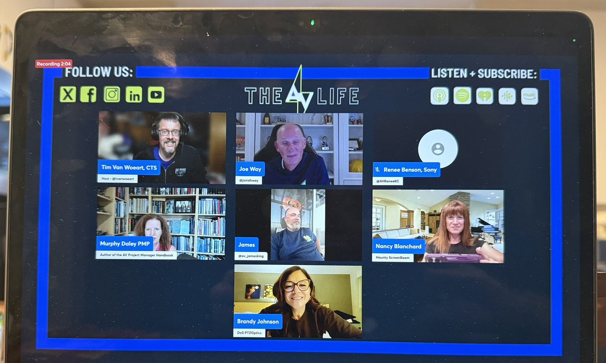 nancyblanchard's tweet photo. Happy last week of October with @TheAVLifePod and the full AV crew!! @TVanWoeart @WrittenByMurphy @AVReneeKC @AV_JamesKing and @JosiahWay 
#AVTweeps https://t.co/p7nVrQTvF5