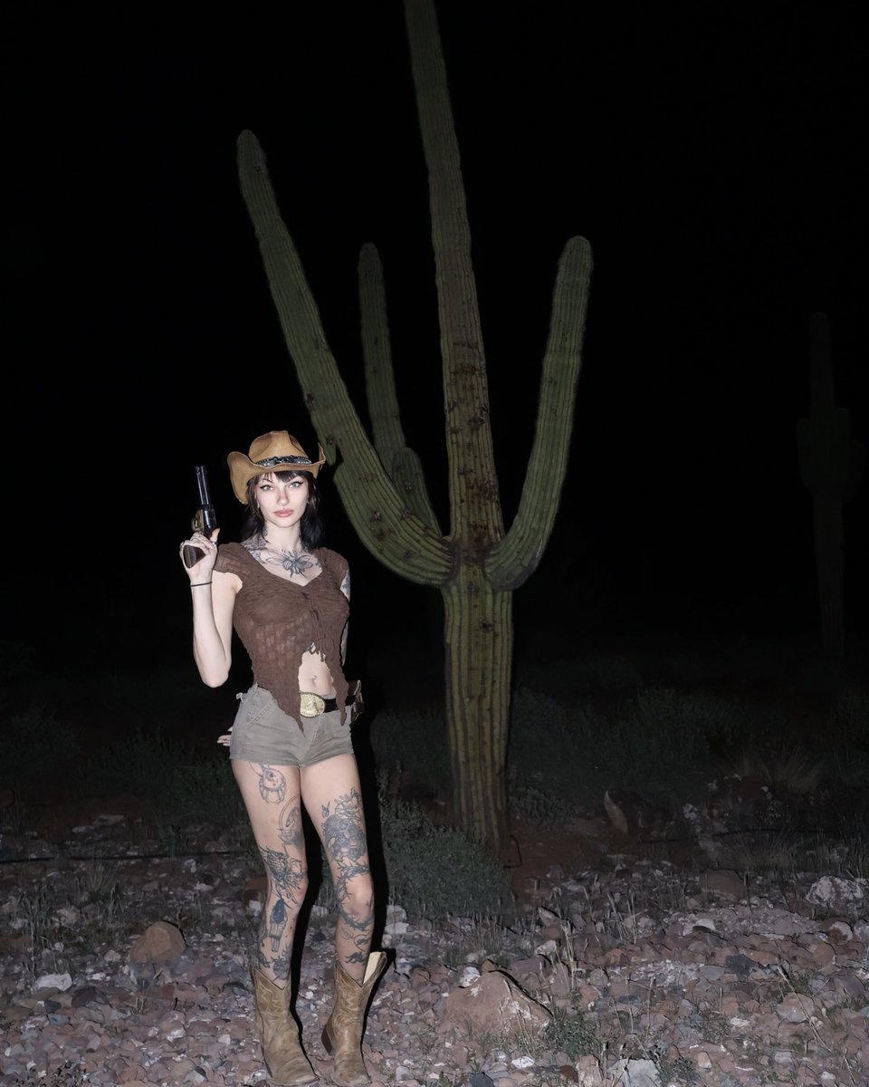 Autopsyr0tica's tweet photo. The deserts got my whole heart https://t.co/spZE4V0R27
