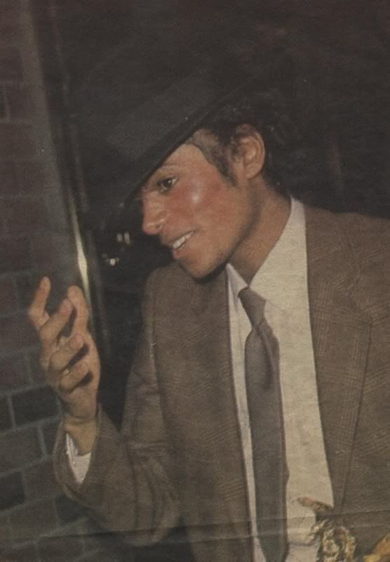 givintnia's tweet photo. cutie in a brown suit ˚˖𓍢ִ໋ https://t.co/ZIgCkIE6tr
