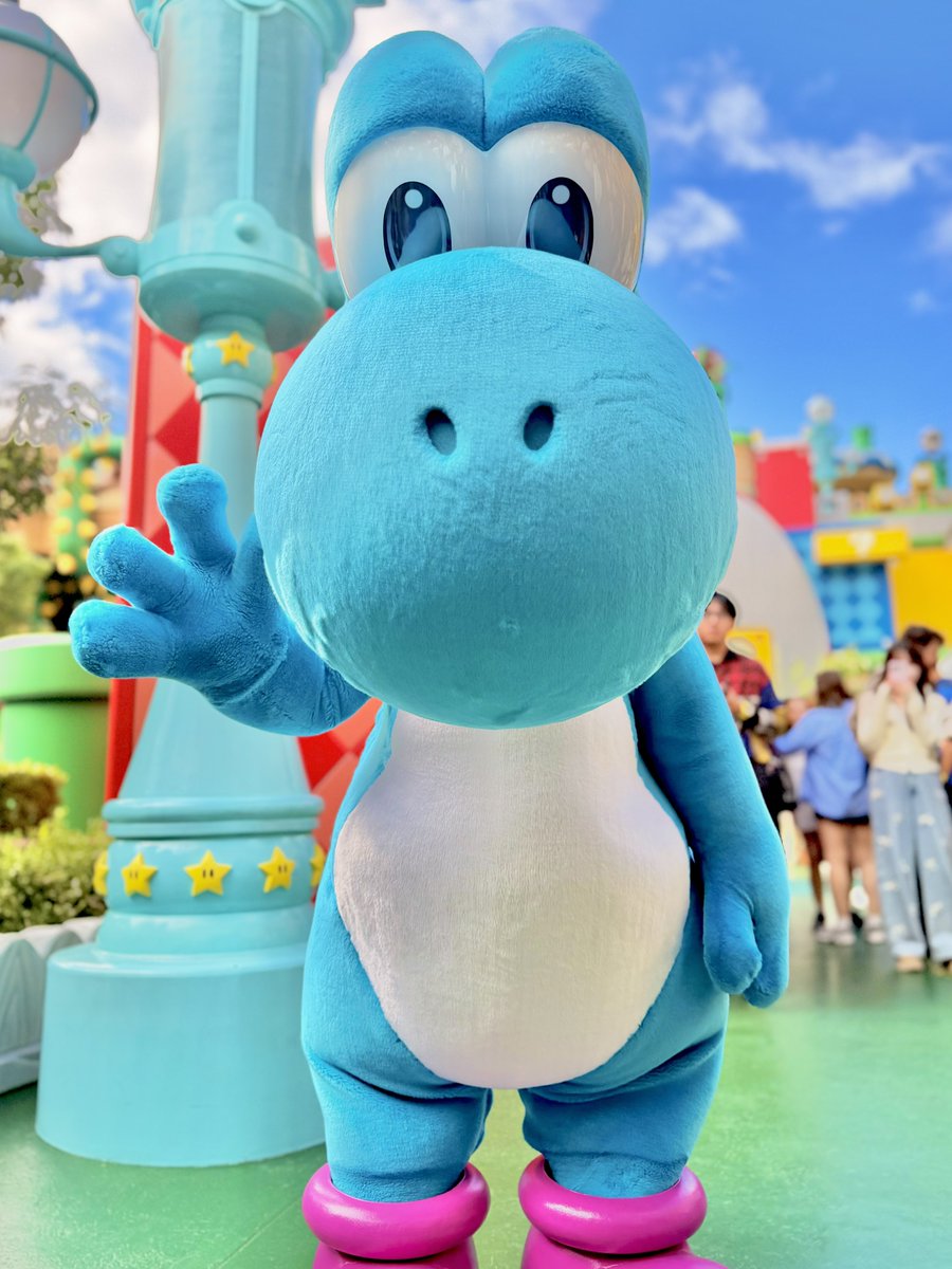 kinopio054's tweet photo. 速攻で見つかった（╹◡╹）
🩵カラフルなヨッシーグリート #USJ https://t.co/rsDWZY9LQO