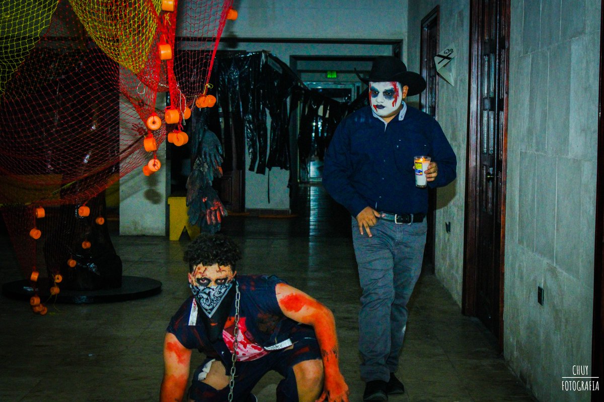 UNACAR's tweet photo. #FotosUNACAR
📸 Centenas de asistentes participaron los días 23 y 24 de octubre en la sexta edición de la #NocheDeÁnimas organizada por el Guanal Museo Universitario de Ciencias y Artes durante el primer fin de semanada del 35 Festival #OtoñoCultural Universitario.🐬 https://t.co/MsBryXmVUl