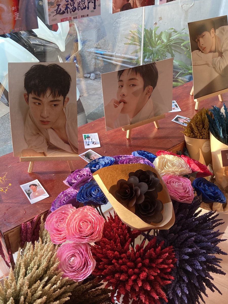 _imthecharm_er's tweet photo. happiest birthday, winwin! celebrated his day with @wwiinn_ph ! 💐

#29ShiningYearsWithWINWIN #HAPPYWINWINDAY https://t.co/APdOzFDyiZ