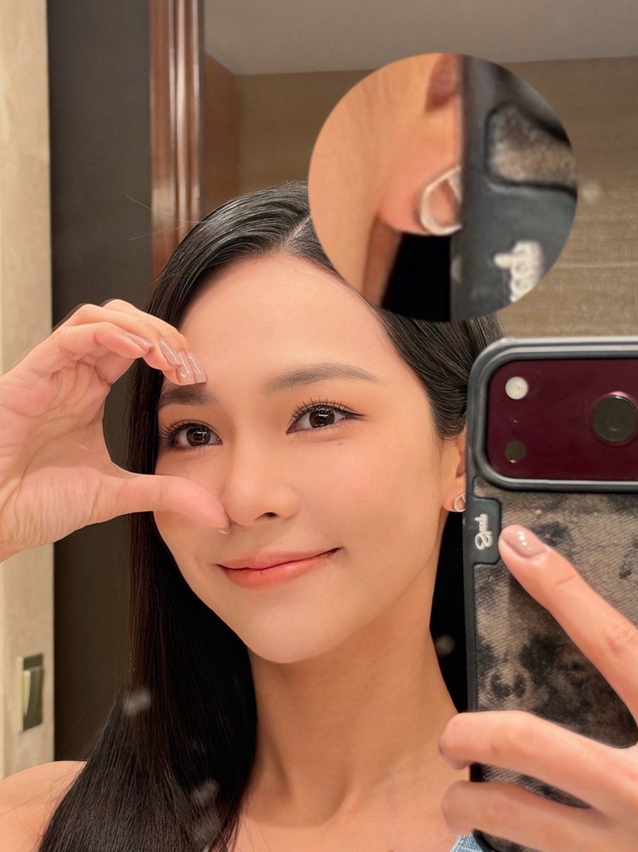 legotodes's tweet photo. ต่างหูดิออร์มีเป็นล้านแบบแต่เองเลือกจะมีแบบเดียวกัน เอาไปใส่ที่มาเก๊าเหมือนกัน เหมือนสิ่งนั้นมาก ((ไม่จิ้น))(จิ้นมากกก)) https://t.co/v5g4ZG0zSk