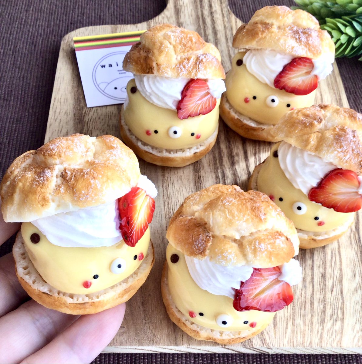 waiki_cafe's tweet photo. いつもありがとうございます😊

10月28日(水)21:00より販売予定です🍀

大きめくまちゃんシュークリーム🍓
サクサクくまちゃんフランクチーズパイ🧸🧀🥧
くまちゃん焼きマシュマロ＆チョコバナナ🧸🍫🍌
あったかくまちゃんおでん🧸🍢

素敵なご縁を楽しみにお待ちしております😌 https://t.co/wddwVNkAOZ
