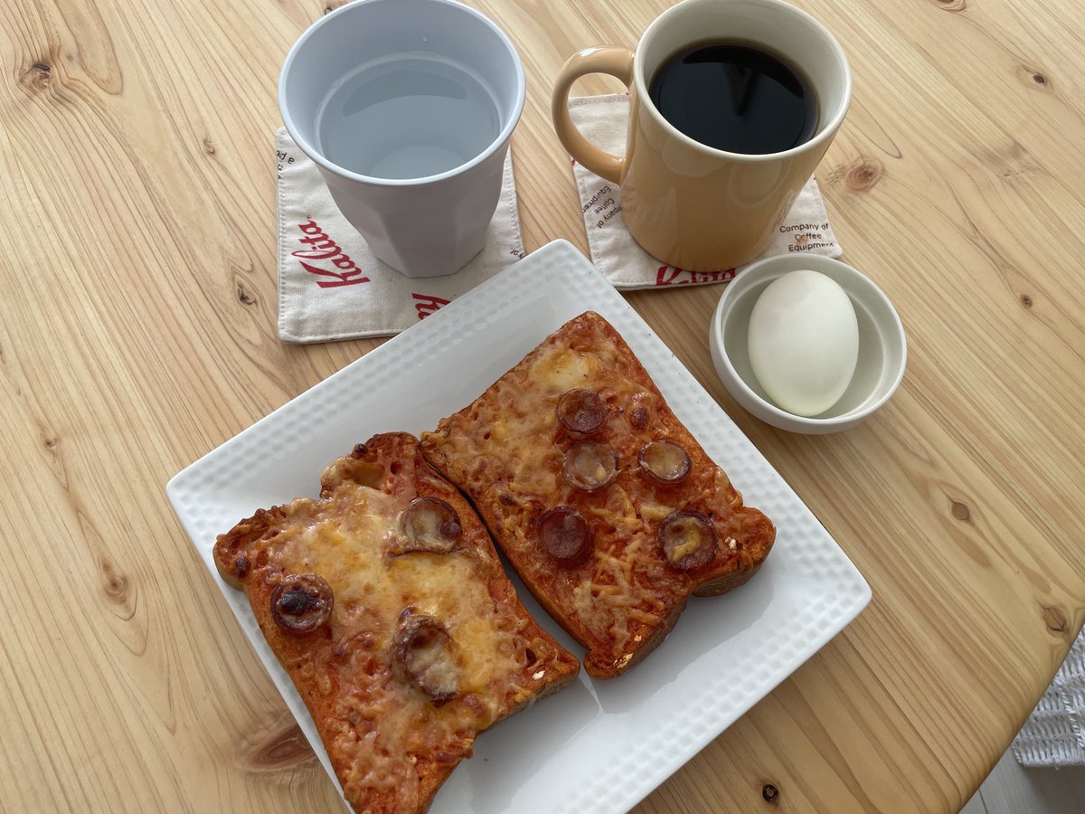 rise7014's tweet photo. おはよう🌞

天気いいけど、寒いなぁ。

朝ご飯

また、ピザトースト🍕

#ダイエット記録　#食事管理 https://t.co/2eSSsIHej7