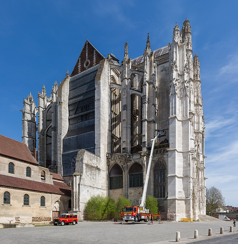 MemoryMedieval's tweet photo. I like big buttresses I cannot lie https://t.co/rW8a3JJiN6