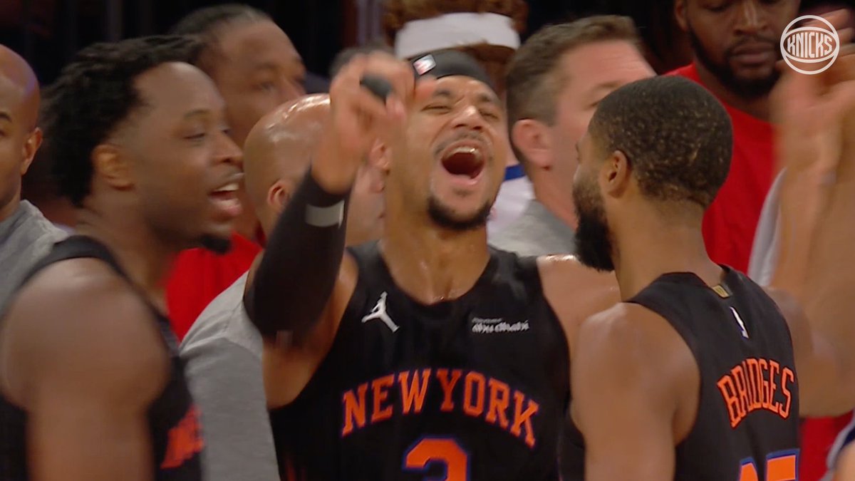 nyknicks's tweet photo. me when i play basketball with my friends https://t.co/dViCuSCyaG