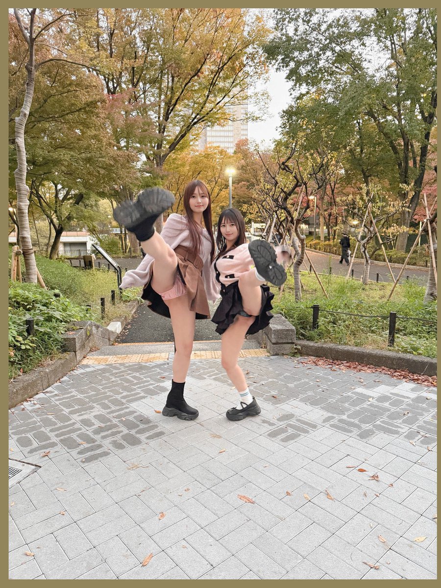 PhannyVieira's tweet photo. この二人、相手できるやついるんか… https://t.co/jfDw4no4Ek