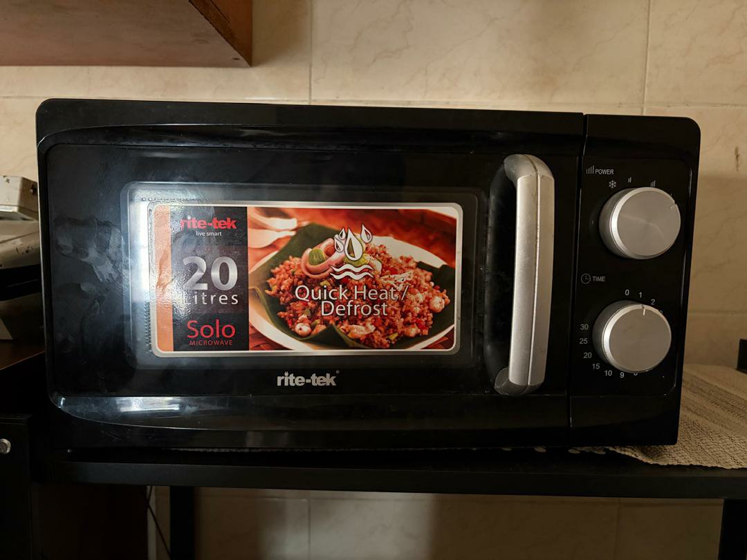 ayonapson's tweet photo. Hello People 

I have some stuff to declutter

From L-R
LG French Door Refrigerator - 500k
Samsung Samsung Frokt Loading Washing Machine - 350k
LG 75 inch 4K smart TV - 700k 
Rite Tek 20 Litres Microwave Oven - 50k

Kindly repost if you come across this. https://t.co/gUCQ6gKbos