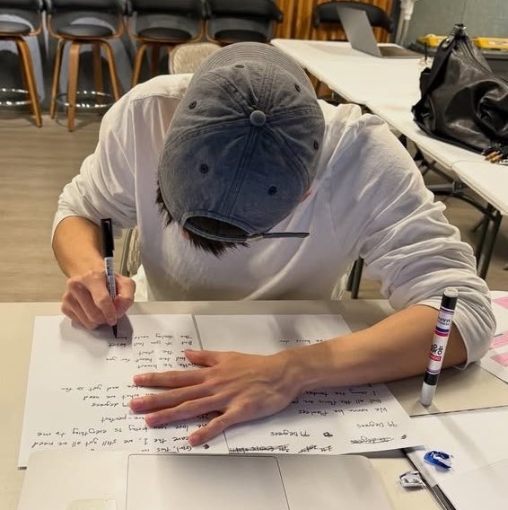 Jeong_mimi0_0's tweet photo. ลายมือภาษาไทยของแจฮยอนอ้วนๆกลมๆน่ารักมากอ่า เอ็นดูลายมืออ้วรรร 🐽🤲🏻💓 https://t.co/lHcyaj9wPQ