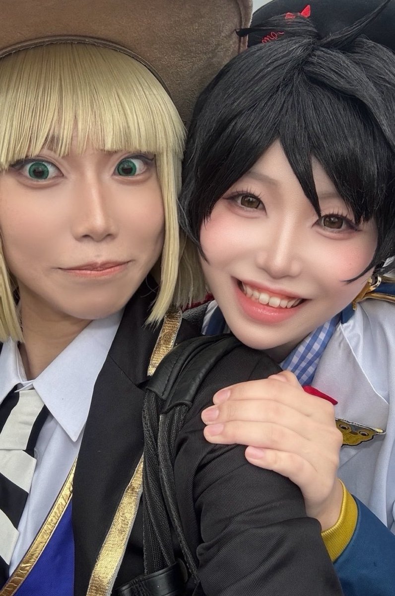 oyasumimenme's tweet photo. 一緒にお写真撮ってるときに、手を添えたら🏹さんびっくりしちゃった🫢❗️

 #Dハロツイステ  #Dハロtwst https://t.co/xX21E2OZ0F