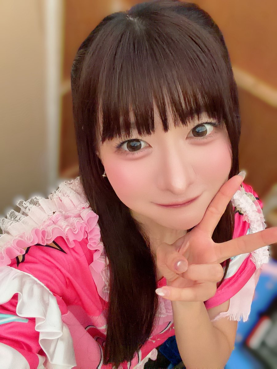SAKURAG_Mirei's tweet photo. おはようございます🍂🧣

日に日に寒くなってる気がする！冬が来てる！！名古屋は今日最低気温9度らしい😖🍃風邪ひかないでね！！心はそばにいるよっ https://t.co/S3hqyG7GEG