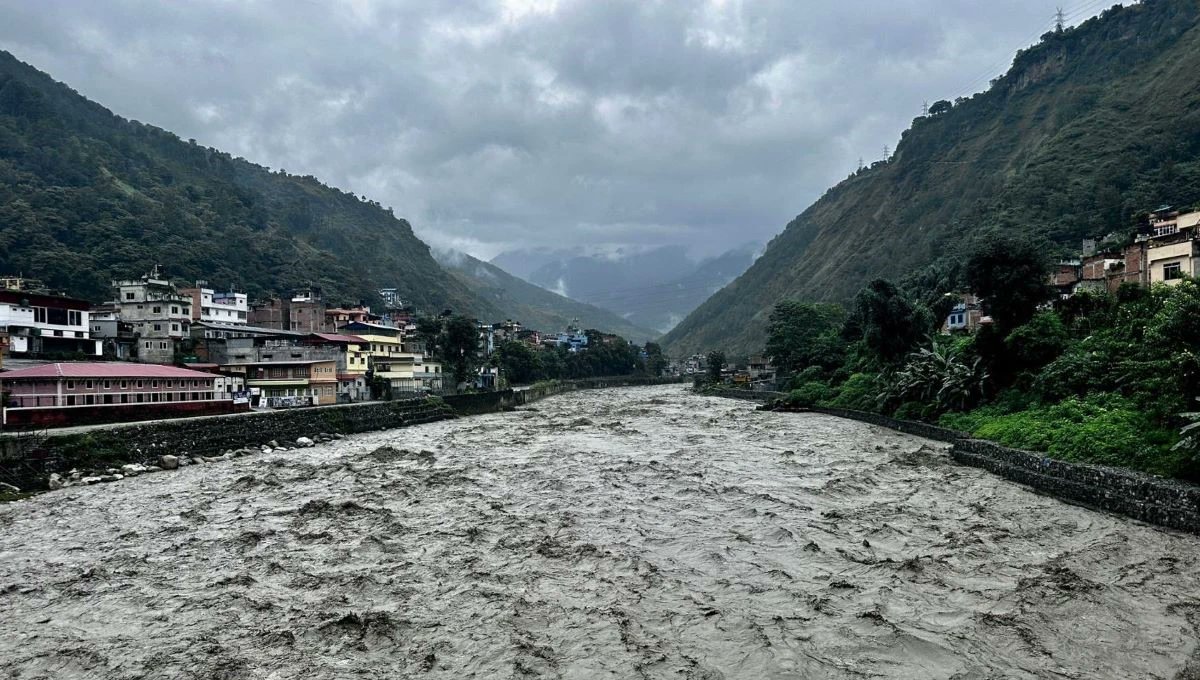 engnepalviews's tweet photo. Settlements along the river, roads, bridges, hydropower projects, and agricultural land suffered extensive damage.
https://t.co/GdvDG60BWq
#nepalviews #nepalviewsenglish #kaligandakiriver #settlements #flood https://t.co/wNWq5N1H0U