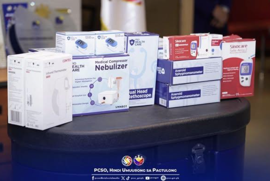 InqPOP's tweet photo. TINGNAN: Ipinagkaloob ng Philippine Charity Sweepstakes Office (PCSO) ang mga kagamitang medikal para sa Munisipalidad ng Pasuquin, Ilocos Norte, ngayong Oktubre 27, 2026, sa PCSO Main Office sa Mandaluyong City.

#BrandRoom https://t.co/P88WTIPFn4