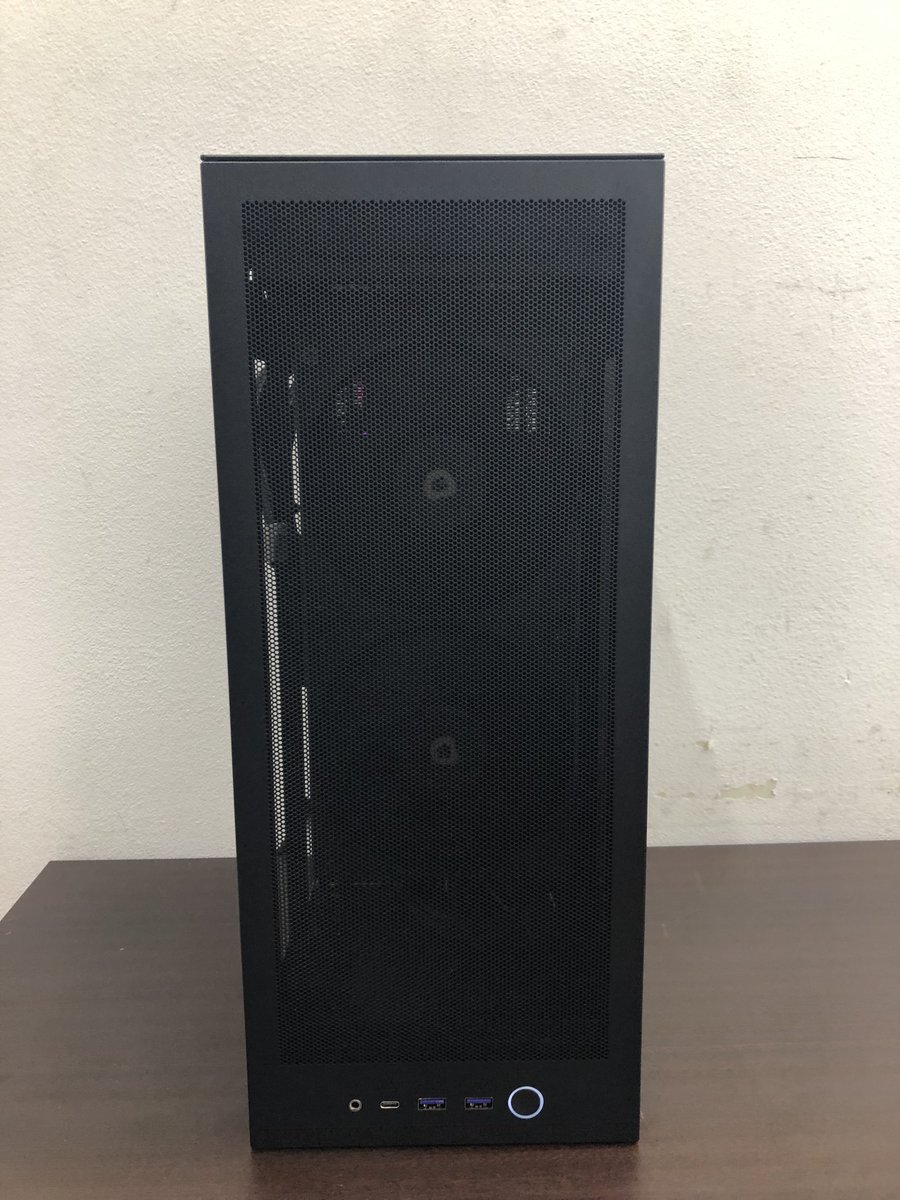 dospara_fky's tweet photo. 【お客様ご依頼の #組立代行 PC が完成！】

Core Ultra 7 265KFとRTX 5060 Tiを搭載！✨
#NZXT のmini-ITXケースに240mm水冷を組み合わせた、コンパクトな一台です💻
省スペースと性能にこだわったPCをお探しの方は、ぜひ当店にご相談ください！

#ドスパラスタッフ https://t.co/A5hSkZ63zq