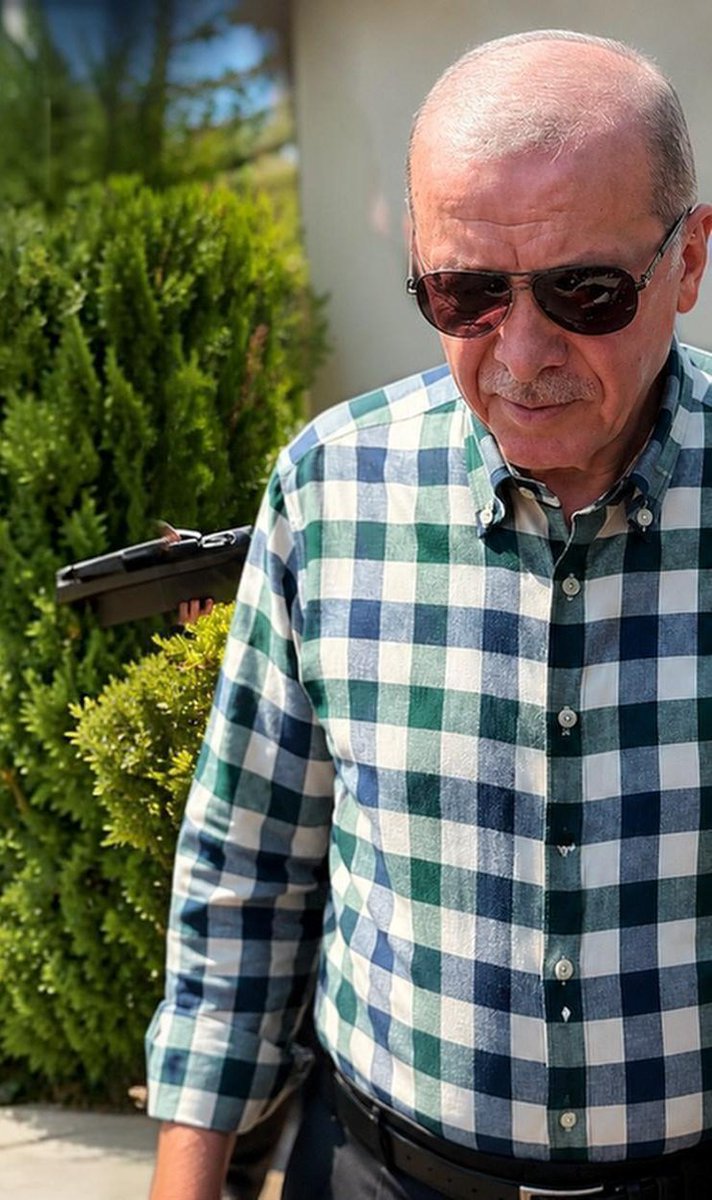 35ErenErguN's tweet photo. KÜRESEL LİDER ! SEVDAMIZ LİDERİMİZ RECEP TAYYİP ERDOĞAN! VUSLATA AZ KALDI! EGENİN İNCİSİ GÜZEL İZMİRİMİZE TEŞRİFLERİYLE... https://t.co/qibMrIlIIl