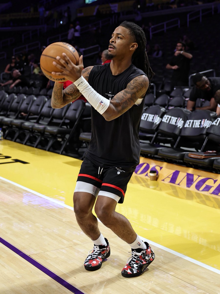 houseofheat's tweet photo. Ja Morant debuts his Martin Lawrence-inspired Nike Ja 4 😮‍💨 @JaMorant 

(Via @NBAKicks https://t.co/A2kTW19ZcH
