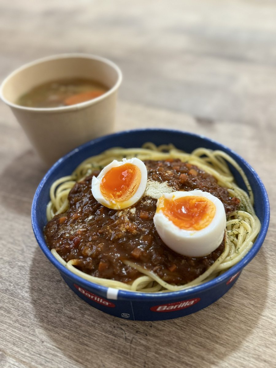 hnt_726's tweet photo. 本日のcosoriは半熟卵🐥
(冷蔵庫から出したて卵4個の場合)
予熱なし／ベイク／165℃／11分

もう多分cosori手放せないっすね、ええ https://t.co/OP3niYyyKT