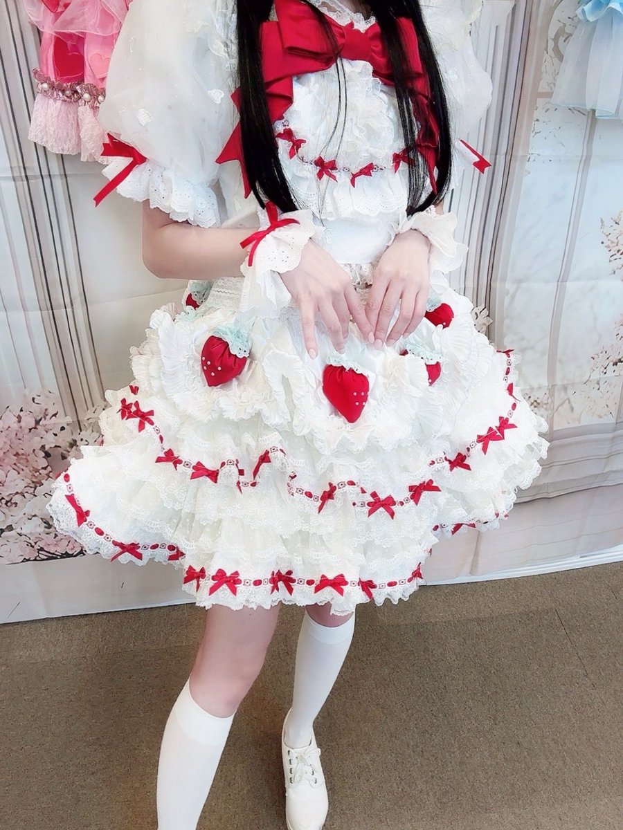 onigiri_0724's tweet photo. 先日、ヒロイン日和。vol.3 in Osaka 🎀に遊びにいってきました。

大好きな可愛いに囲まれて幸せでした🥰
36歳だけど甘いお洋服も似合いますか？🥺 https://t.co/vK3ROjv34x