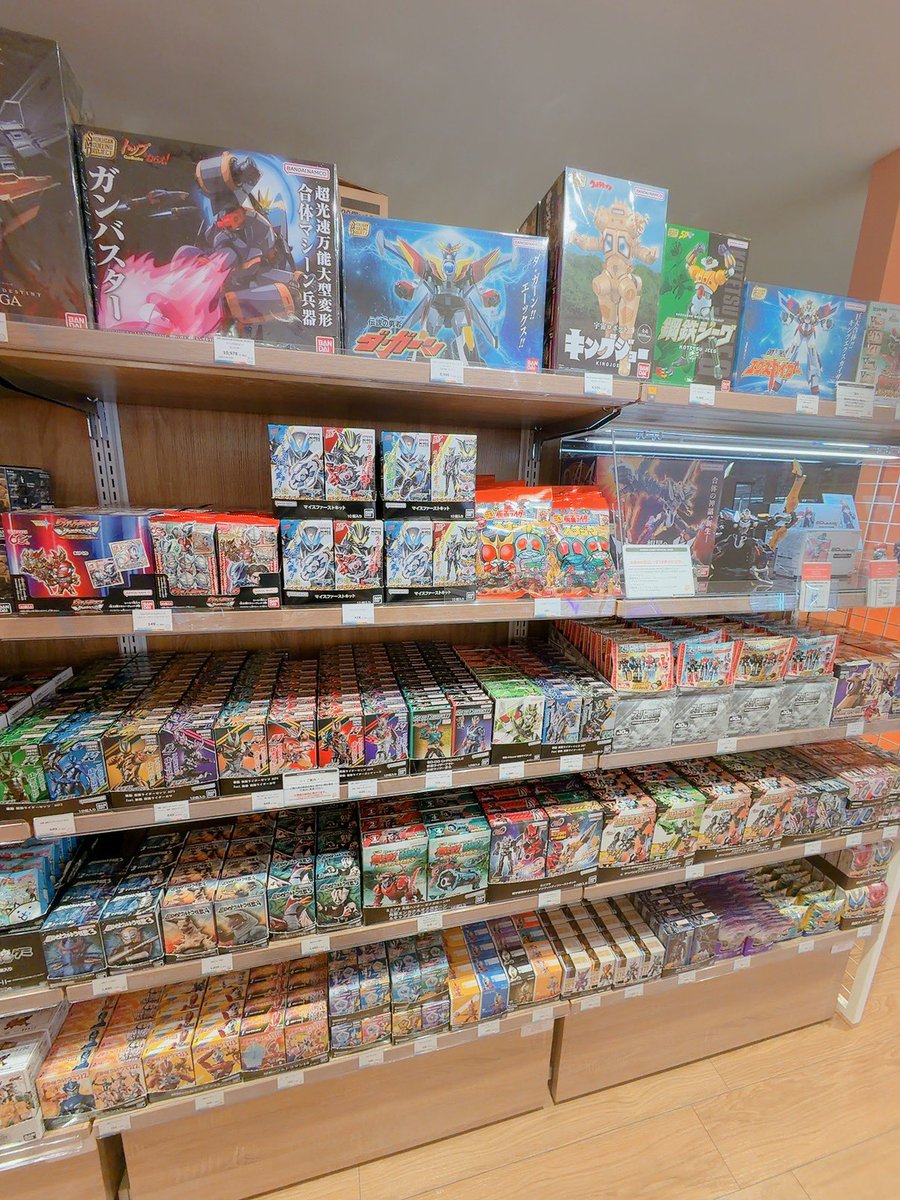 Doppurin_0314's tweet photo. ここの品揃えはいつ見ても惚れ惚れする https://t.co/7RxERv87J8