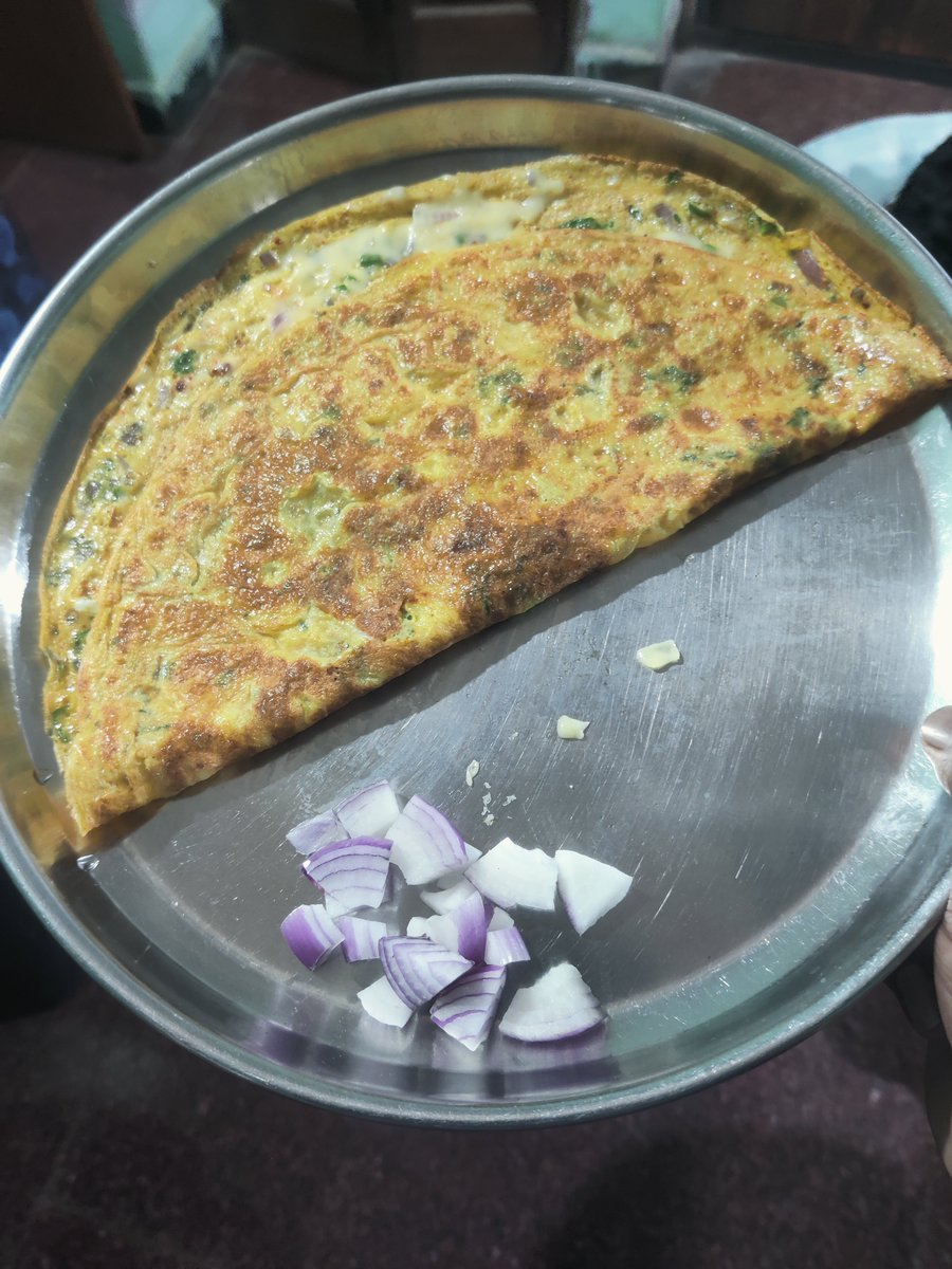 Indian1836217's tweet photo. Breakfast 🍳

Egg omlette 😋🤤 https://t.co/YKVlRZmZq6