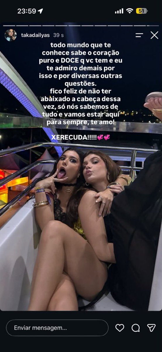 livativist's tweet photo. @wtflisbella aí depois que tu terminar de cozinhar tu limpa os vidros e o fogão ta? https://t.co/R6dYzcN0Zx