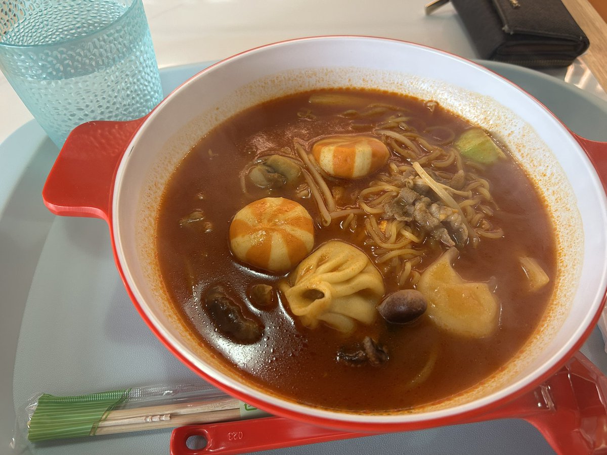 channchann555's tweet photo. お昼ごはん😸 https://t.co/3hlCwg7ZFo