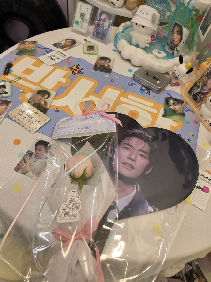 ddgg4242's tweet photo. @_hamnya_ 핑크 장미😻
어쩌다보니 일찍 도착해서 
서함이 우치와도 받았어요🥰 

#서함아_우리의_첫사랑은_다시_피어나
#모든_시간의_끝에는_서함
#REFIRSTBLOOM https://t.co/i43IzG3PvP