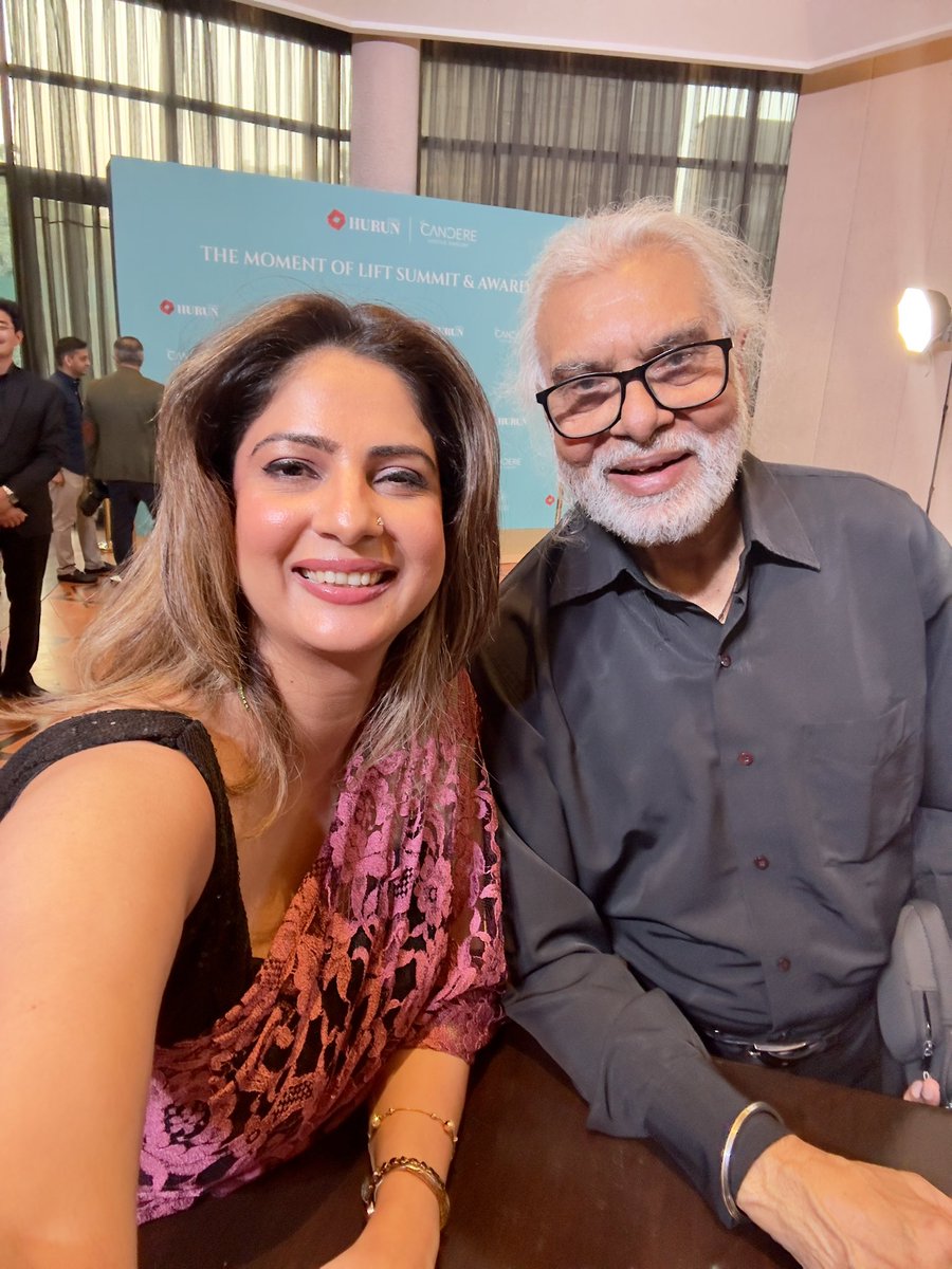 sakshijoshii's tweet photo. Everything I have achieved today is all because of my Mom and Dad… (Mumma would be so happy and blessing me from heavens) thank you @HurunReportInd @HurunIndia and @CandereByKalyan for acknowledging that what I do is extraordinary in today’s time ❤️ along with other women entrepreneurs you awarded last night. 

And I also dedicate any achievement to my viewers. They have continuously trusted me and it couldn’t have been possible without their support