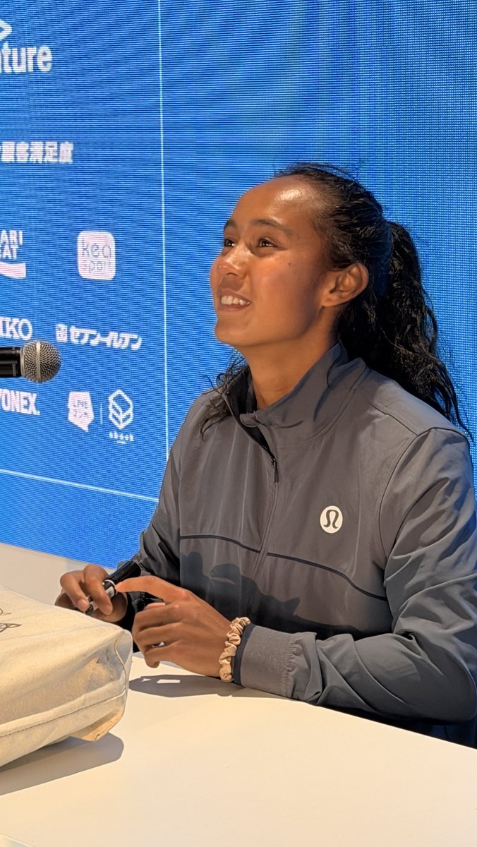 torayppo's tweet photo. ＼選手サイン会✍️／

🎾「東レ パン パシフィック オープンテニス2026」

レイラ・フェルナンデス選手のサイン会の様子をお届け✨

たくさんの方にお集まりいただき、温かな交流のひとときとなりました。

ご参加いただいた皆さま、ありがとうございました！
引き続き、フェルナンデス選手を応援しましょう♪

👇サイン会の参加方法や注意事項はこちら
https://t.co/XmcbjdmGcB

#LeylahFernandez 
#東レPPOテニス #torayppo #テニス 
#WTA #ThisIsOurStage