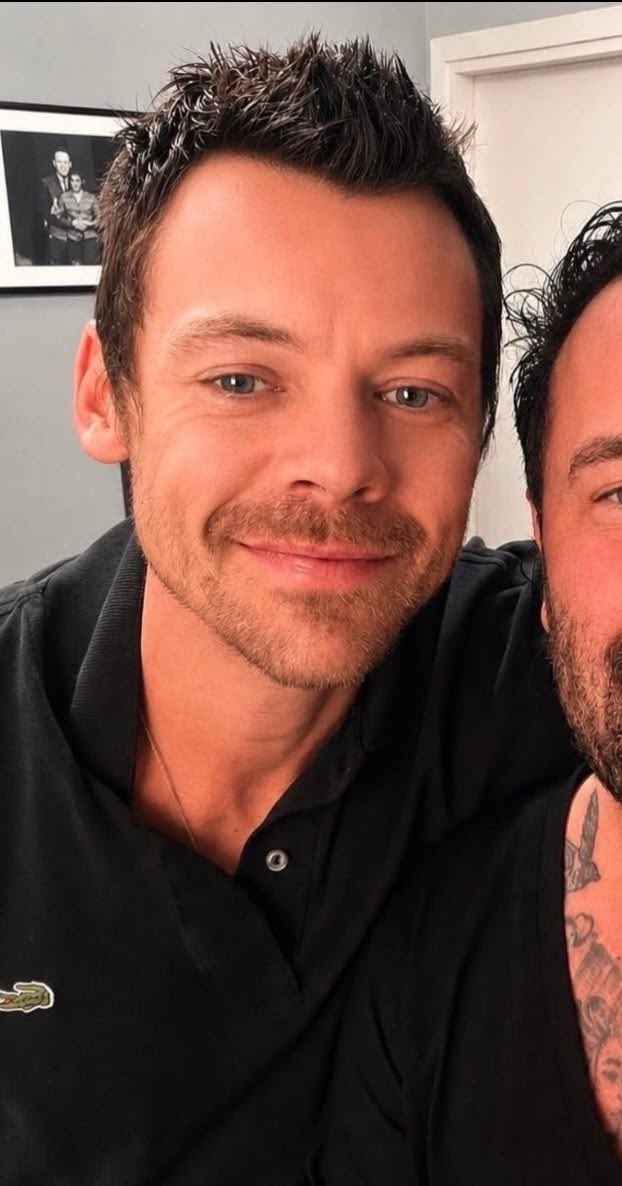 tattoosrry's tweet photo. PLEASE how is he even real????? https://t.co/zrm1QXXOCy