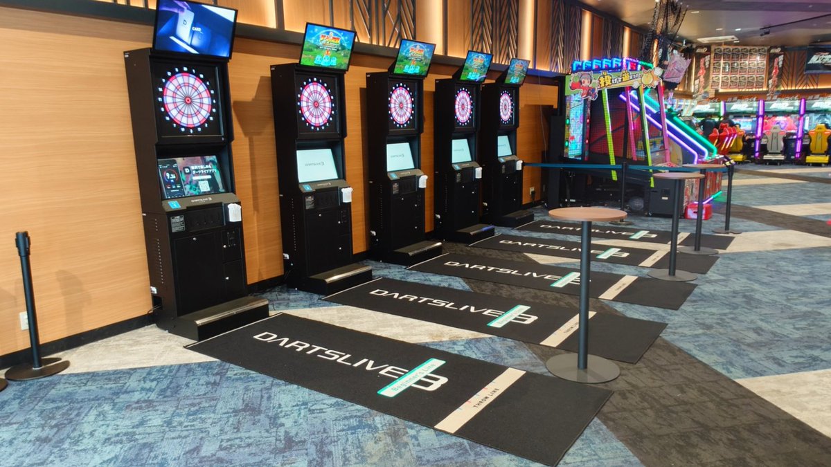 DARTSLIVE's tweet photo. ゲームセンター GiGOにダーツコーナーが続々オープン！
ダーツライブ3入替も絶賛進行中！
今回は最近オープンした店舗をご紹介します💁‍♂️
 
GiGO仙台
GiGO会津若松
GiGOスマーク伊勢崎
GiGO六本木芋洗坂
GiGO港北インター
GiGO北岡崎
GiGO三宮北口
GiGO高松
THE GOLF BAR NICE SHOT
 
店舗一覧はこちら👇
https://t.co/T9uYJCMvuJ