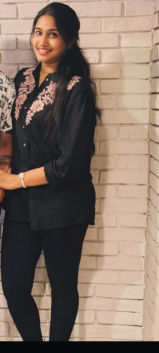 auntyveriyans1's tweet photo. Follower frnd pondati peru Layanya...Ivaluku yar kai adichirukinga? Otha samma homely Gumtha.. purushan potta mari irupan.. social media le pondatiya kooti kuduthu polapa nadathitu irukkan potta payya.. kundi shot potu koothila kanja noppi sennai aakanum mundaiya. https://t.co/uPEPVoaxU9
