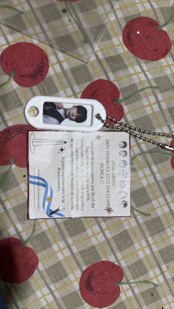 jiminsincachete's tweet photo. No encontró el ig de las chicas que me regalaron freebies :( son todos hermosos pero quería decírselos por privado 
Si alguna de casualidad está por acá se me reporta https://t.co/gzIi3kuCLo
